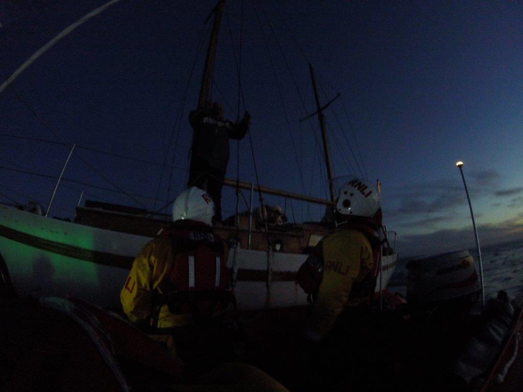Yacht grounding